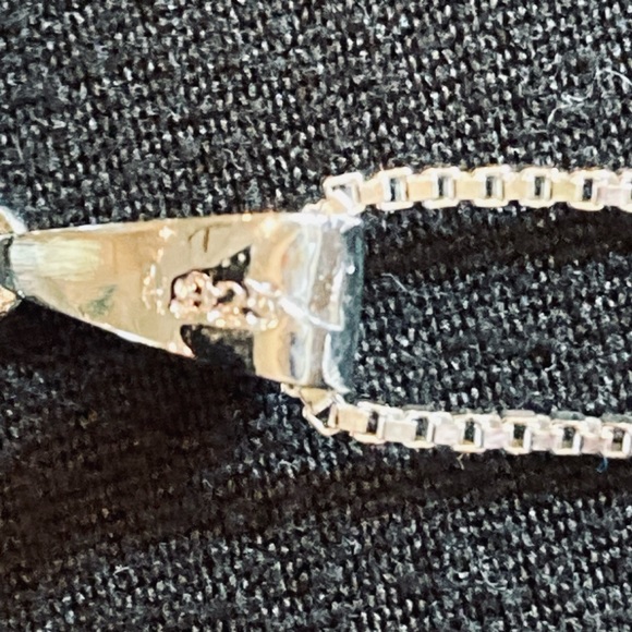 JUST REDUCED 925 CZ Circle Pendant & 925 Sterling Silver Chain NWOT - Picture 8 of 9